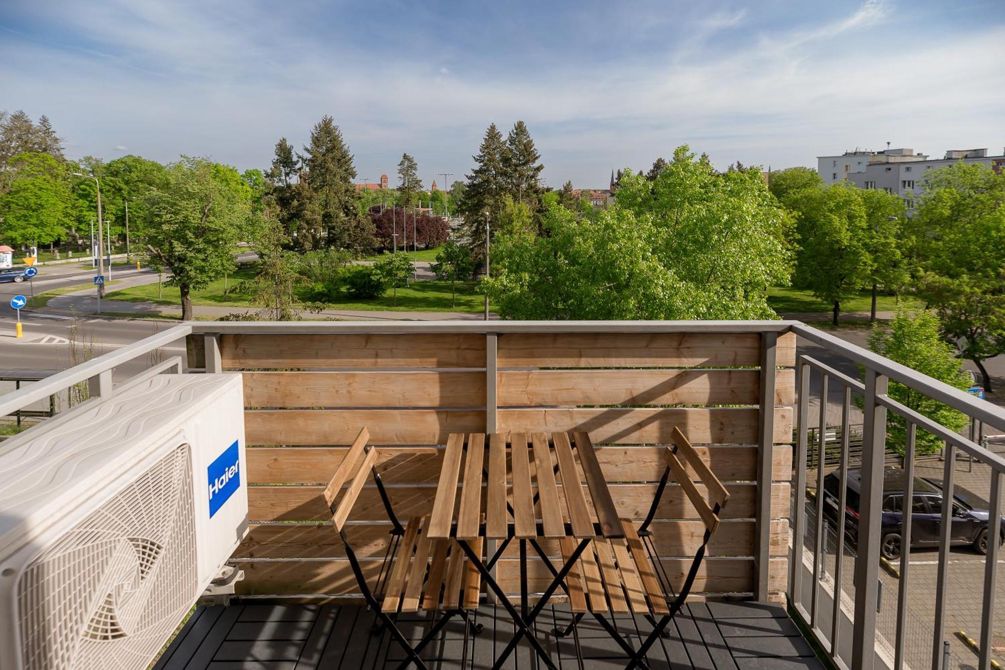 Unique Apartment With Parking Торунь Экстерьер фото